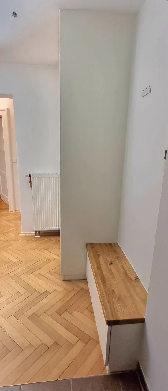 Sitzbank mit Echtholz-Auflage