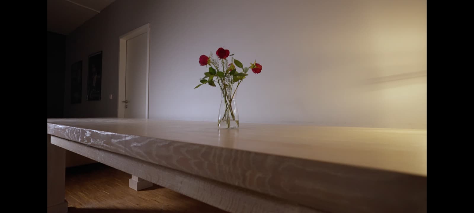 Massiver Esstisch aus Holz