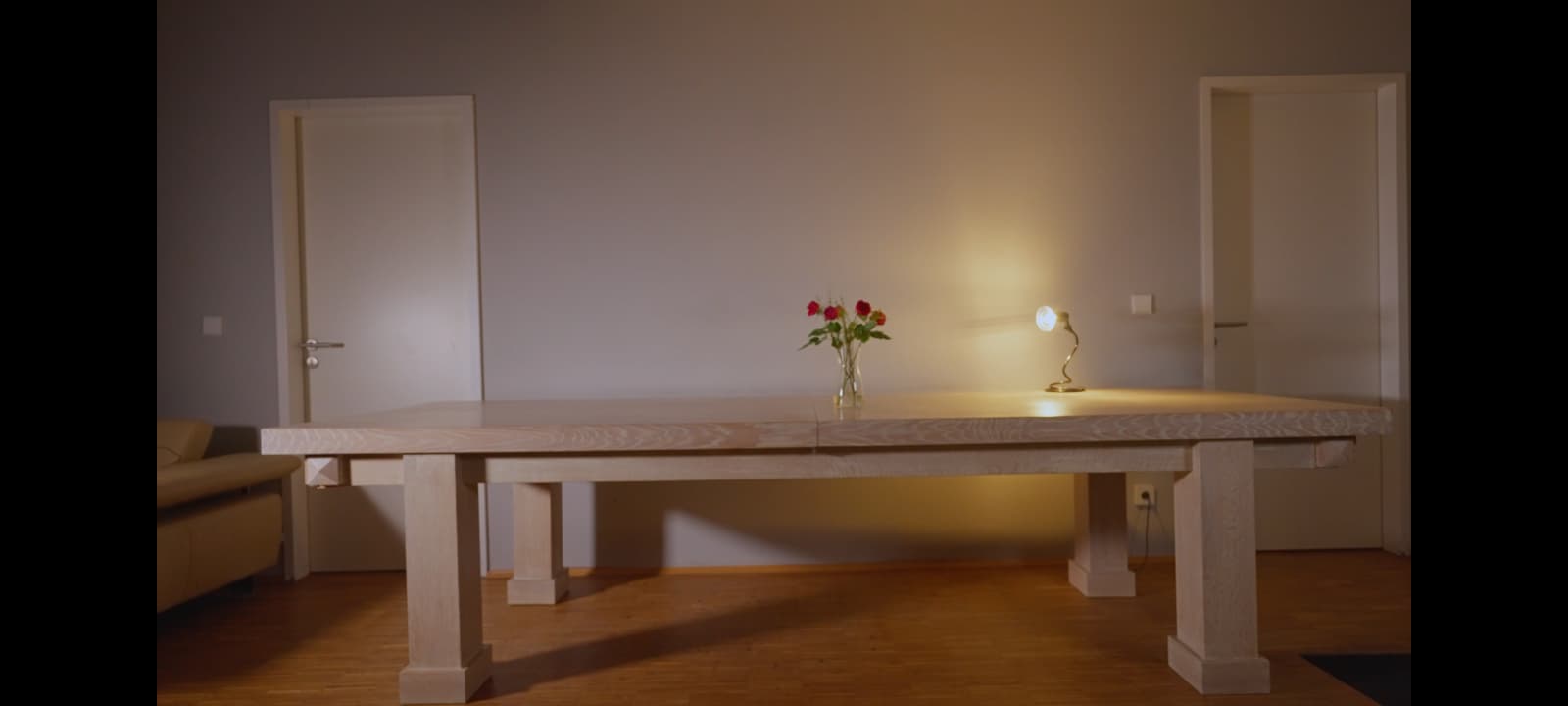 Esstisch aus Massivholz – Detail