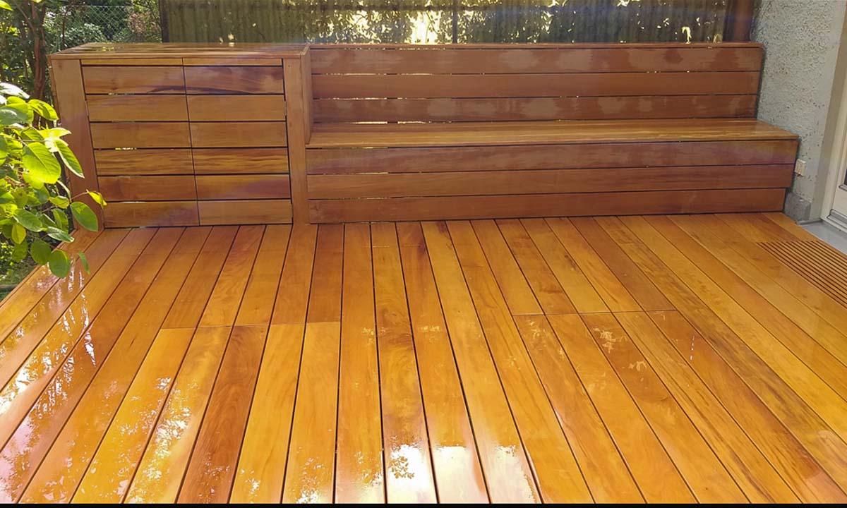 Holzterrasse aus Garapaholz