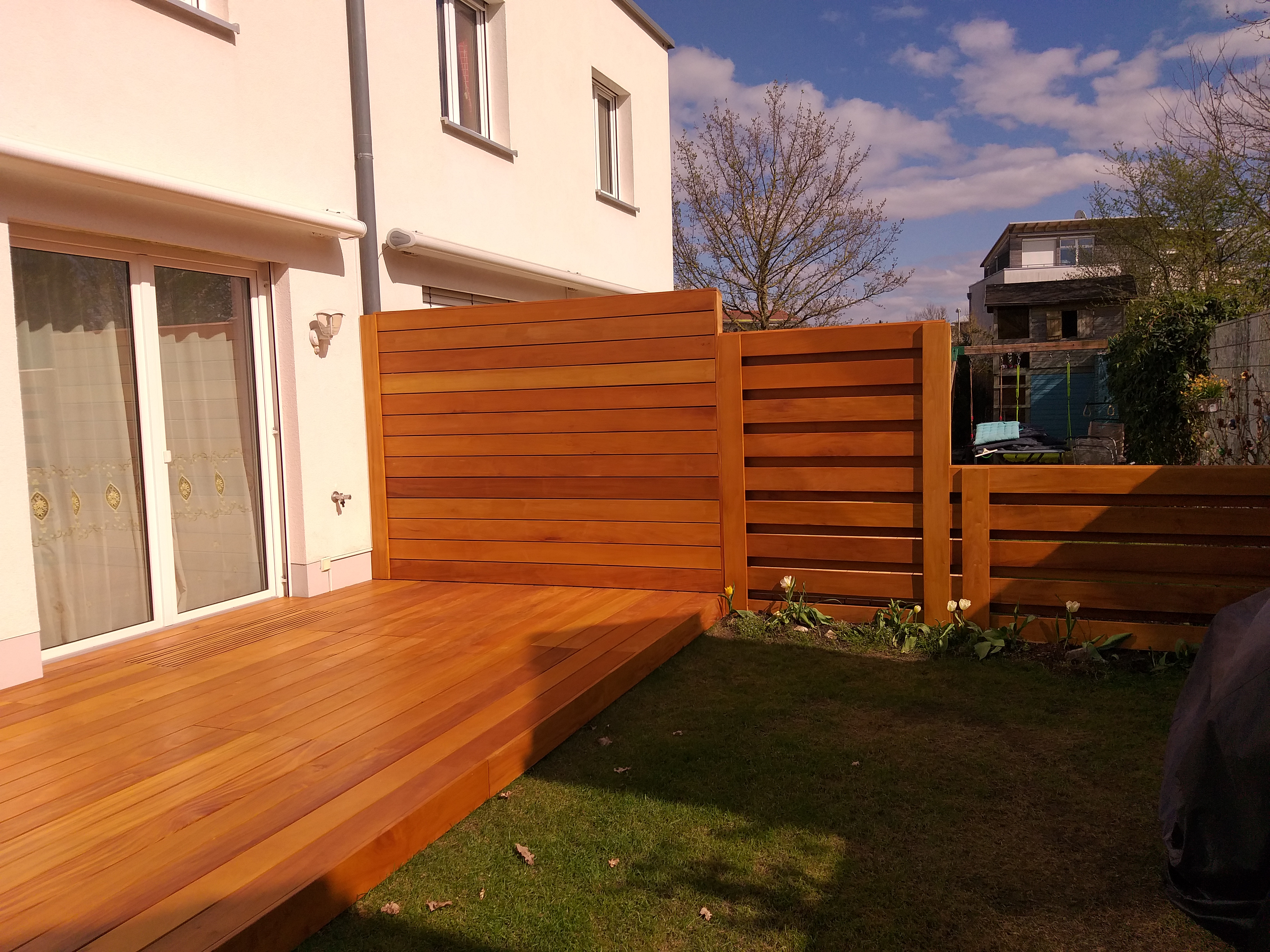 Garapaholz-Terrasse – Fertig