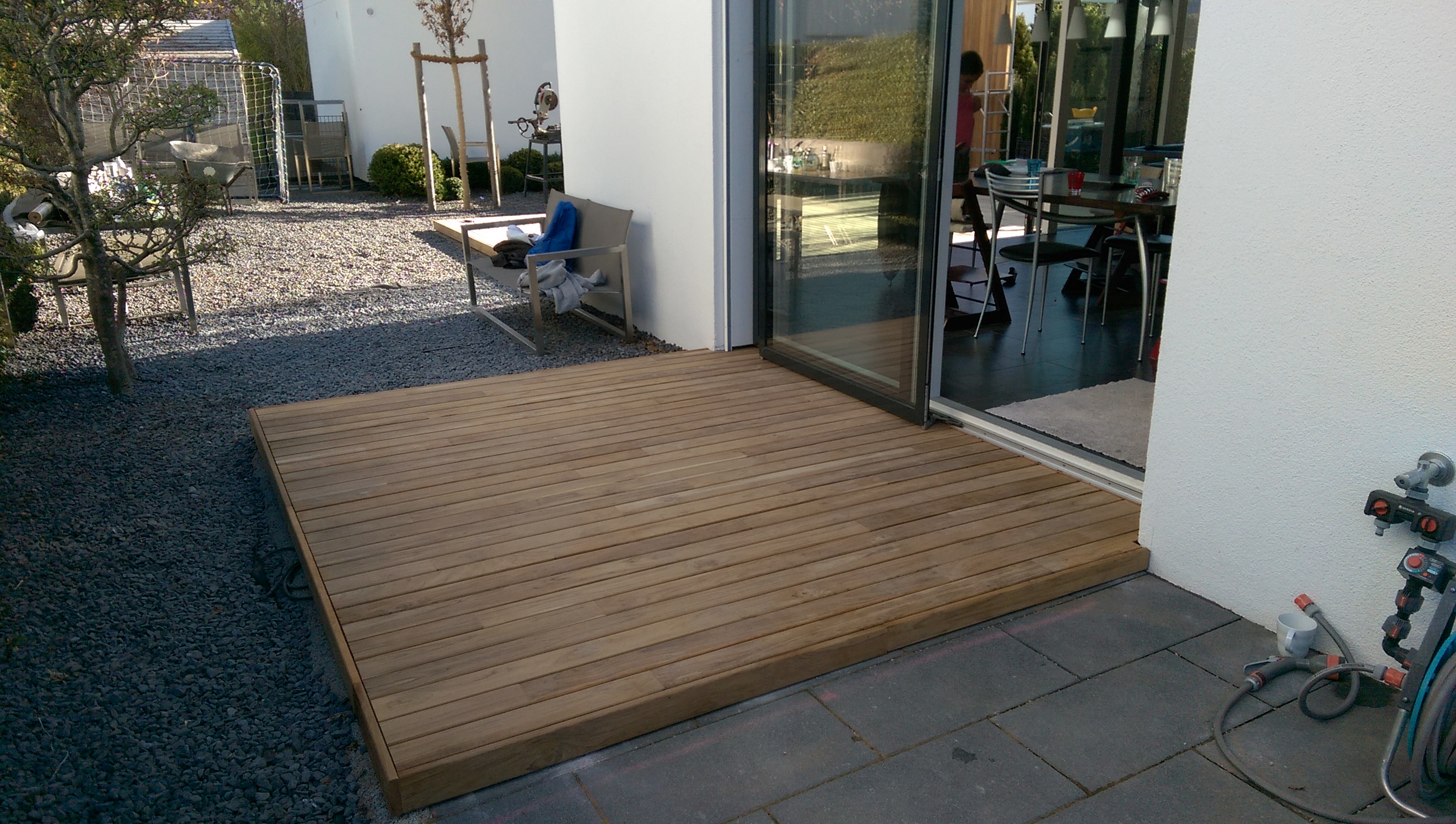 Teakholz-Terrasse – Perspektive