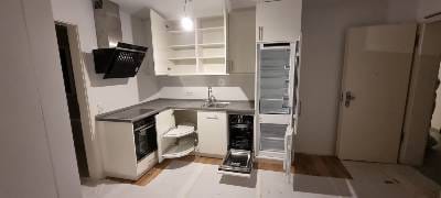 Maßgefertigte Einbauküche aus Massivholz